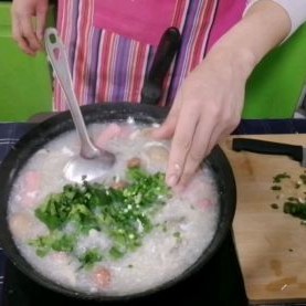  平菇丸子汤，既是月子餐，还是低卡减肥餐 第15步