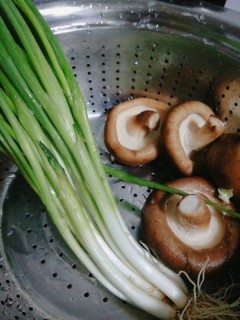  香菇白菜肉馅饺子 第1步