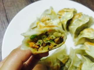  包菜香菇肉饺子~最爱 第11步