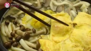  春日吃“菌”正当时 来一份鲜美的菌菇蛋饺煲吧！【微体兔菜谱】 第6步