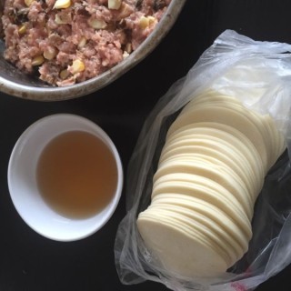  香菇玉米猪肉饺 第2步