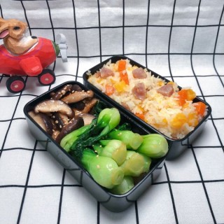  爱心便当盒饭13 腊肠红薯胡萝卜焖饭+香菇油菜心 第1步