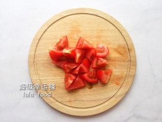  番茄金针菇豆腐汤 第1步