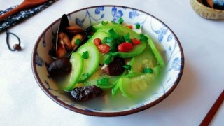  菇瓜海鲜豆腐汤 第7步