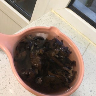  鸡肉炖蘑菇 第2步