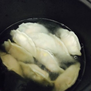  玉米胡萝卜香菇肉馅饺子 第5步