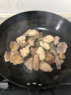  一鸡两吃之小鸡炖蘑菇加松茸鸡汤 第13步