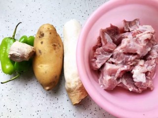  红烧土豆杏鲍菇排骨（高压锅版） 第1步