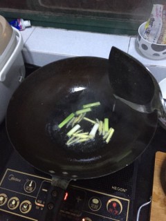  菌菇玉米炖排骨 第3步