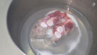  姬松茸+茶树菇+排骨汤 第4步