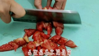  酸汤金针菇肥牛 第2步